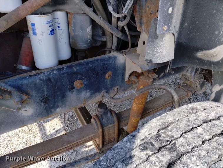 image for item EH0118 1999 Mack CH613 fertilizer delivery truck