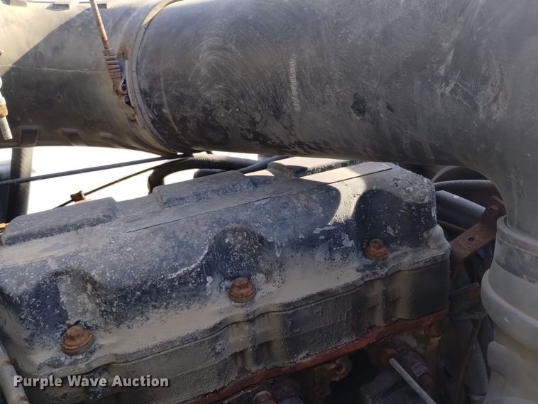 image for item EH0118 1999 Mack CH613 fertilizer delivery truck