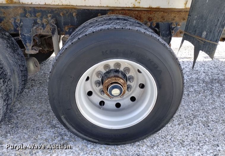 image for item EH0118 1999 Mack CH613 fertilizer delivery truck