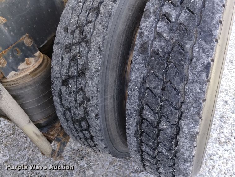 image for item EH0118 1999 Mack CH613 fertilizer delivery truck