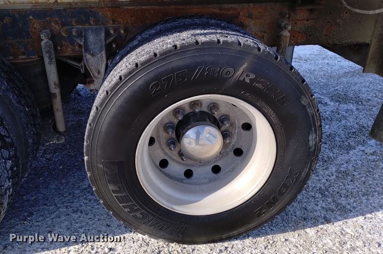 image for item EH0118 1999 Mack CH613 fertilizer delivery truck