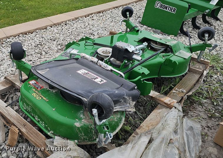 image for item EH8982 2021 John Deere AutoConnect 60D mower deck
