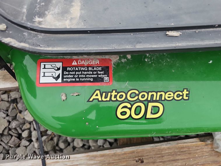 image for item EH8982 2021 John Deere AutoConnect 60D mower deck