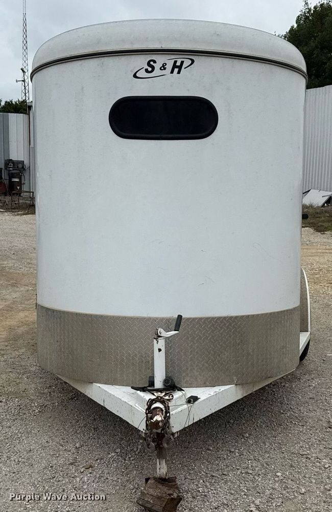 image for item EJ3835 2015 S & H SHH0832-14 livestock trailer