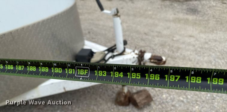 image for item EJ3835 2015 S & H SHH0832-14 livestock trailer