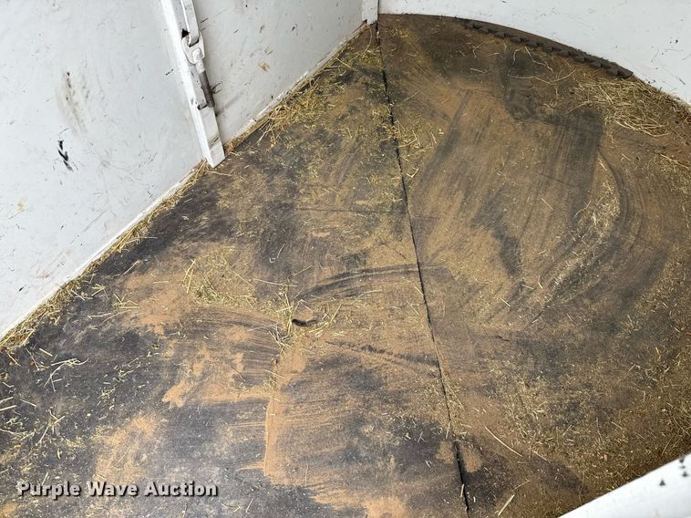 image for item EJ3835 2015 S & H SHH0832-14 livestock trailer