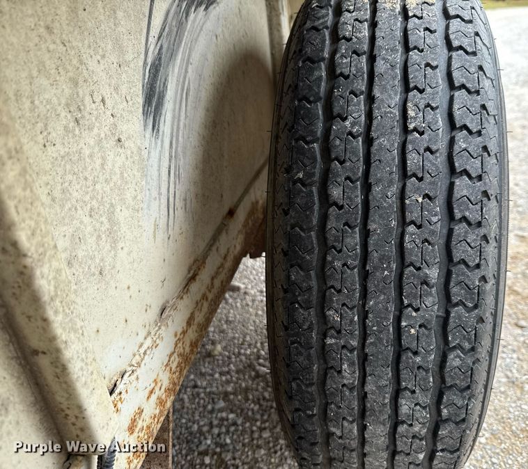 image for item EJ3835 2015 S & H SHH0832-14 livestock trailer