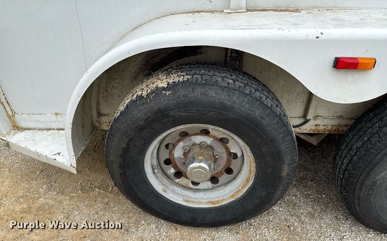 image for item EJ3835 2015 S & H SHH0832-14 livestock trailer