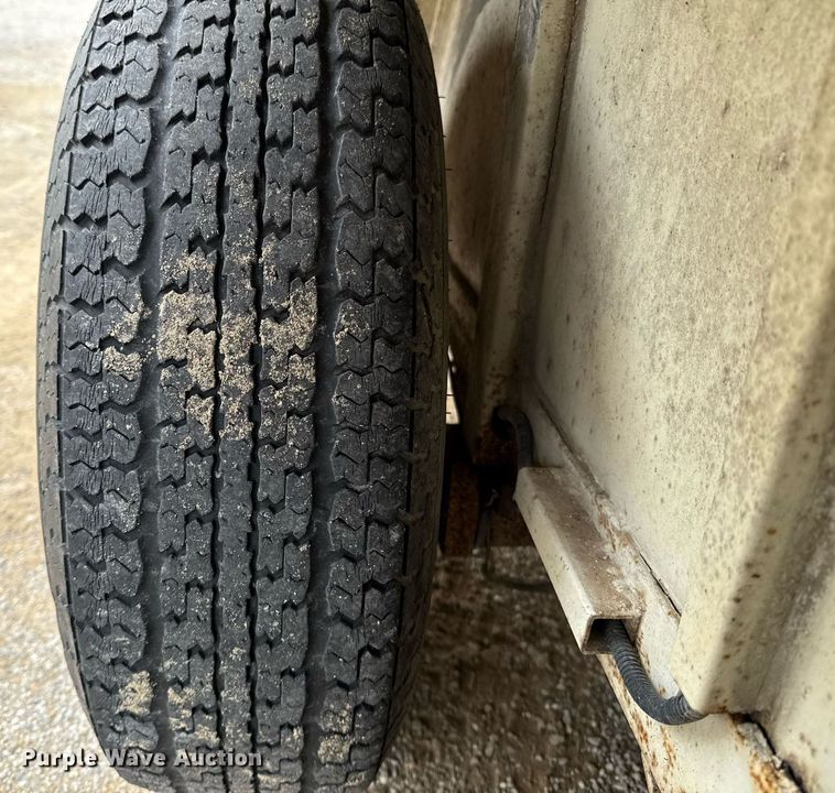 image for item EJ3835 2015 S & H SHH0832-14 livestock trailer