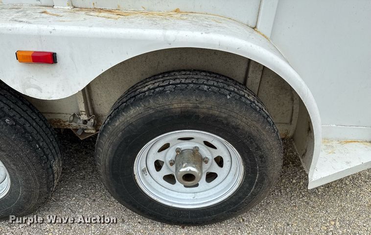 image for item EJ3835 2015 S & H SHH0832-14 livestock trailer