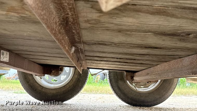 image for item EJ3835 2015 S & H SHH0832-14 livestock trailer