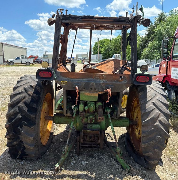 image for item EJ4640 1979 John Deere 4040  tractor