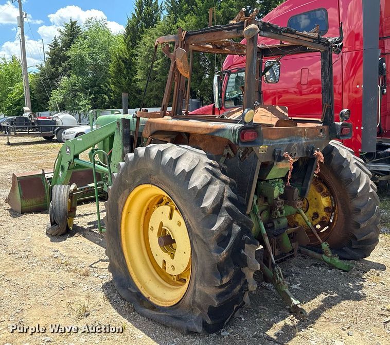 image for item EJ4640 1979 John Deere 4040  tractor