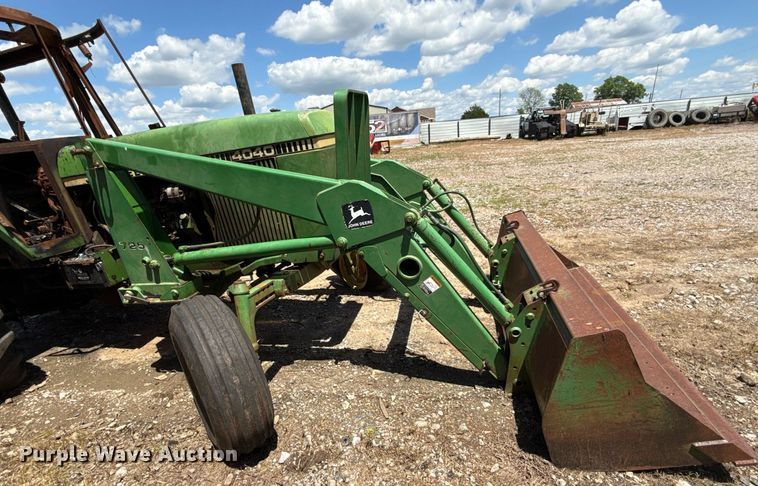 image for item EJ4640 1979 John Deere 4040  tractor