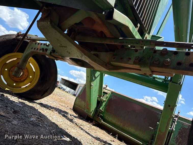 image for item EJ4640 1979 John Deere 4040  tractor