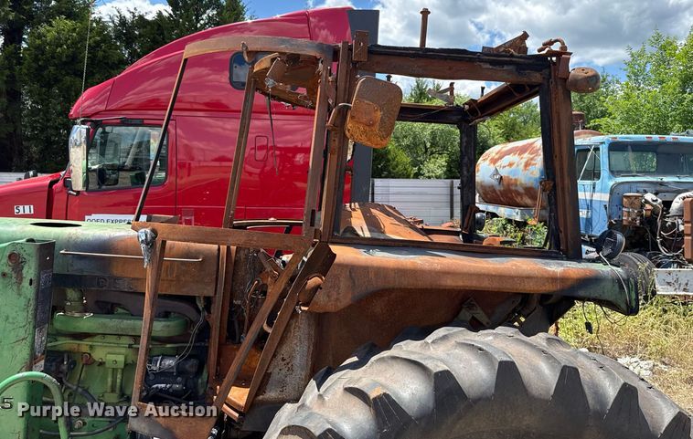 image for item EJ4640 1979 John Deere 4040  tractor