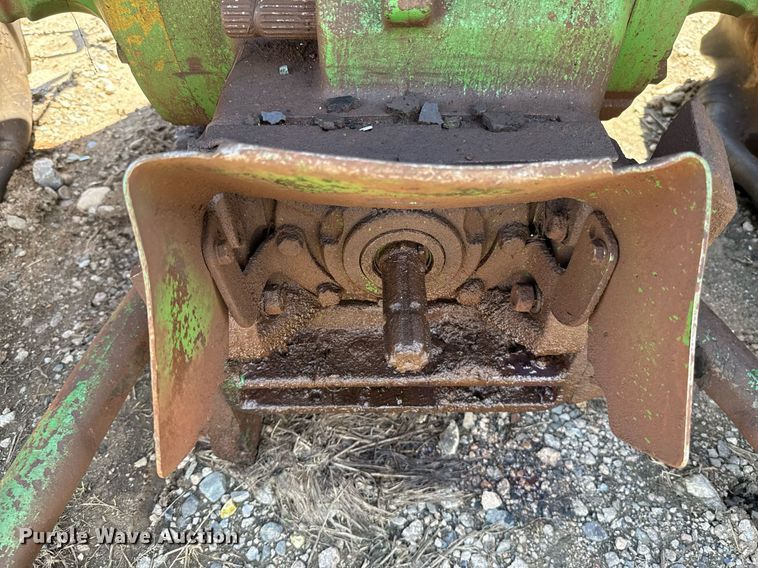 image for item EJ4640 1979 John Deere 4040  tractor