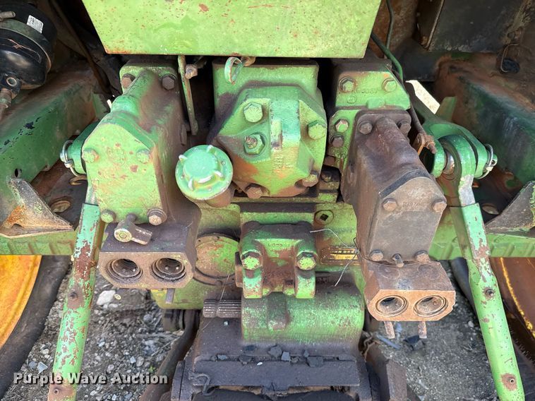 image for item EJ4640 1979 John Deere 4040  tractor