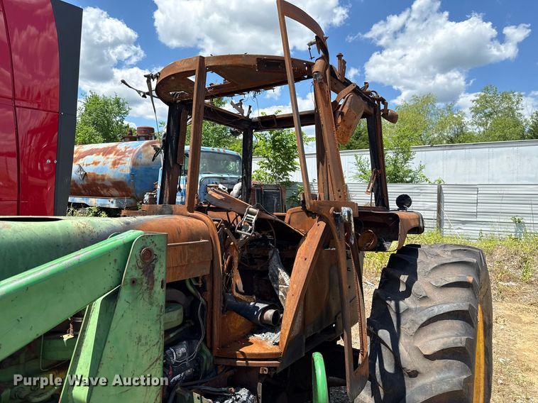 image for item EJ4640 1979 John Deere 4040  tractor