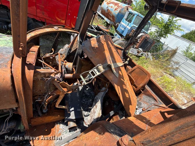 image for item EJ4640 1979 John Deere 4040  tractor