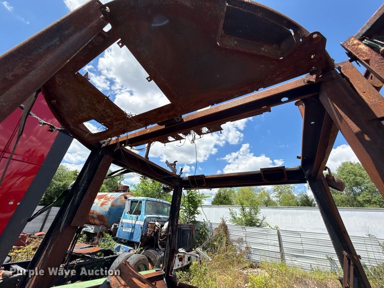 image for item EJ4640 1979 John Deere 4040  tractor