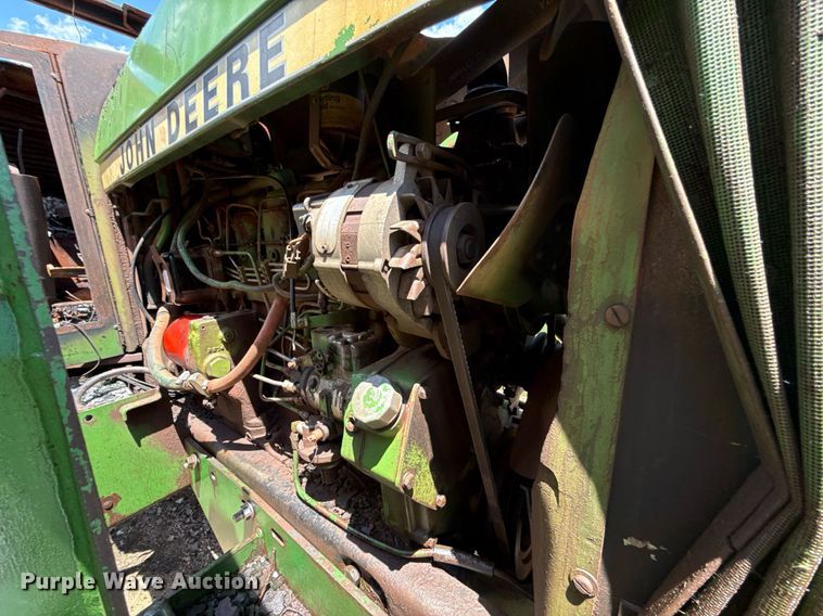 image for item EJ4640 1979 John Deere 4040  tractor