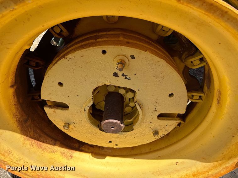 image for item EJ4640 1979 John Deere 4040  tractor