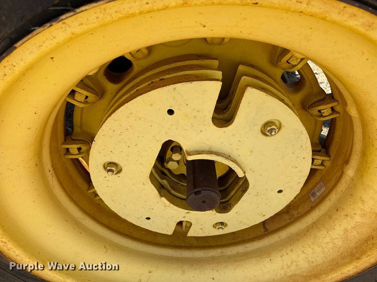 image for item EJ4640 1979 John Deere 4040  tractor