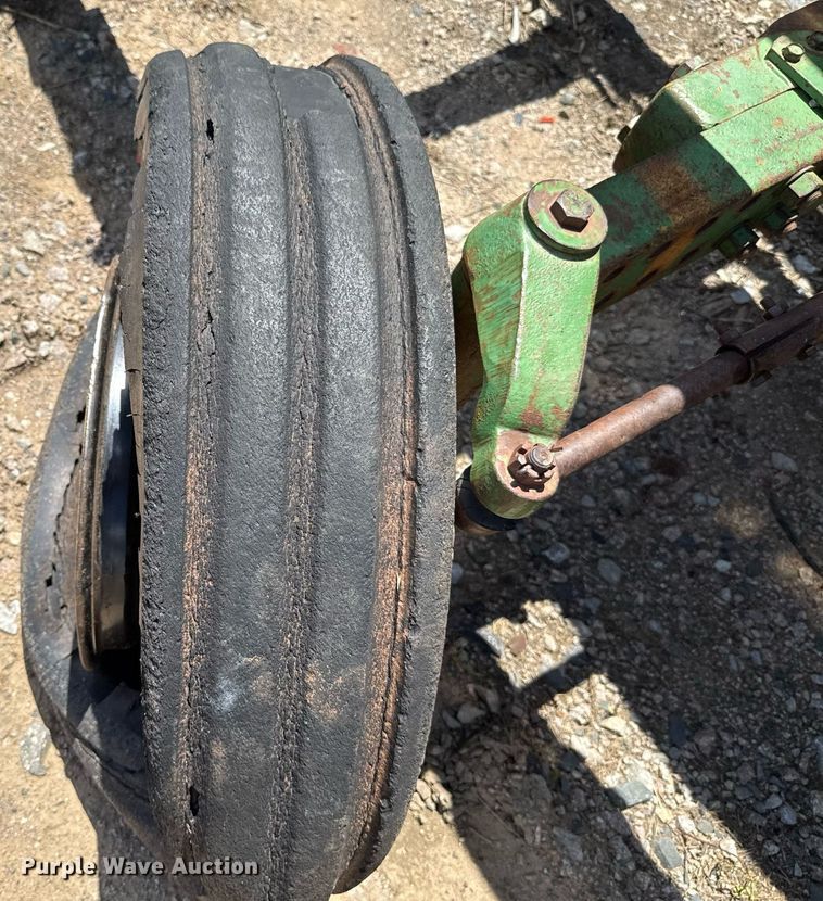 image for item EJ4640 1979 John Deere 4040  tractor