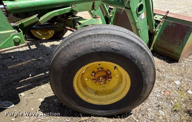 image for item EJ4640 1979 John Deere 4040  tractor