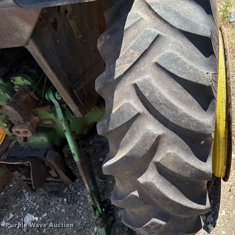 image for item EJ4640 1979 John Deere 4040  tractor