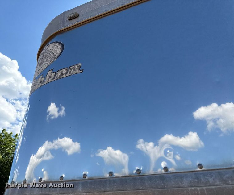 image for item EJ4646 2008 Blue Ribbon SS 406 horse trailer