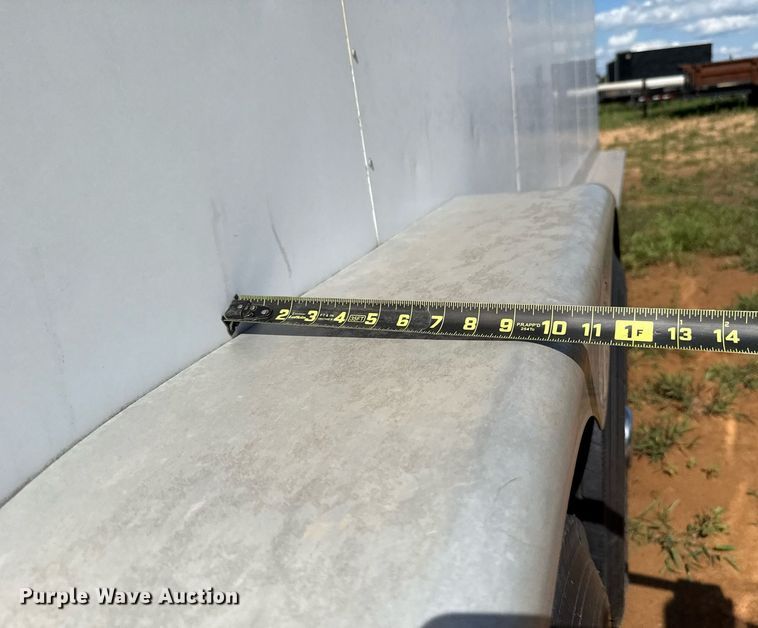 image for item EJ4646 2008 Blue Ribbon SS 406 horse trailer