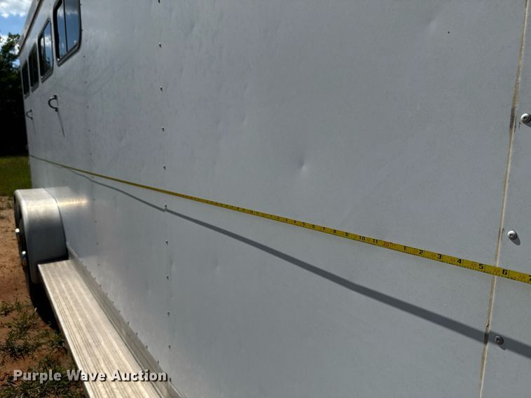 image for item EJ4646 2008 Blue Ribbon SS 406 horse trailer