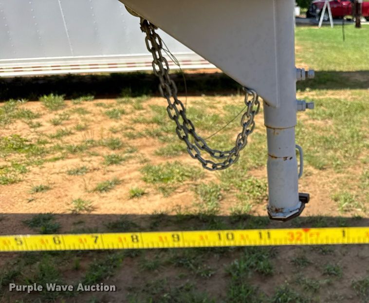 image for item EJ4646 2008 Blue Ribbon SS 406 horse trailer