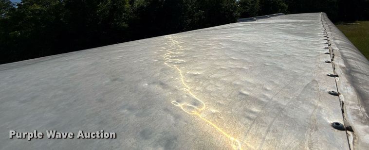 image for item EJ4646 2008 Blue Ribbon SS 406 horse trailer