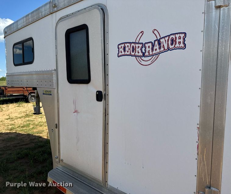 image for item EJ4646 2008 Blue Ribbon SS 406 horse trailer