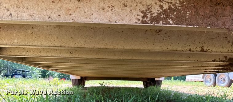 image for item EJ4646 2008 Blue Ribbon SS 406 horse trailer