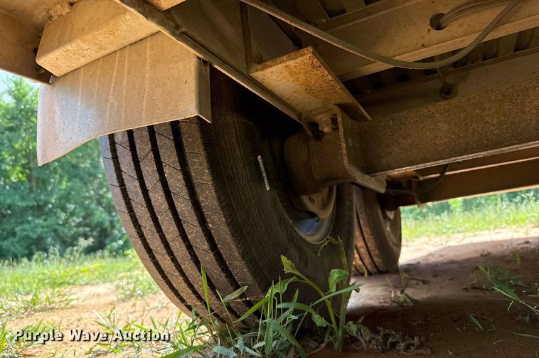 image for item EJ4646 2008 Blue Ribbon SS 406 horse trailer