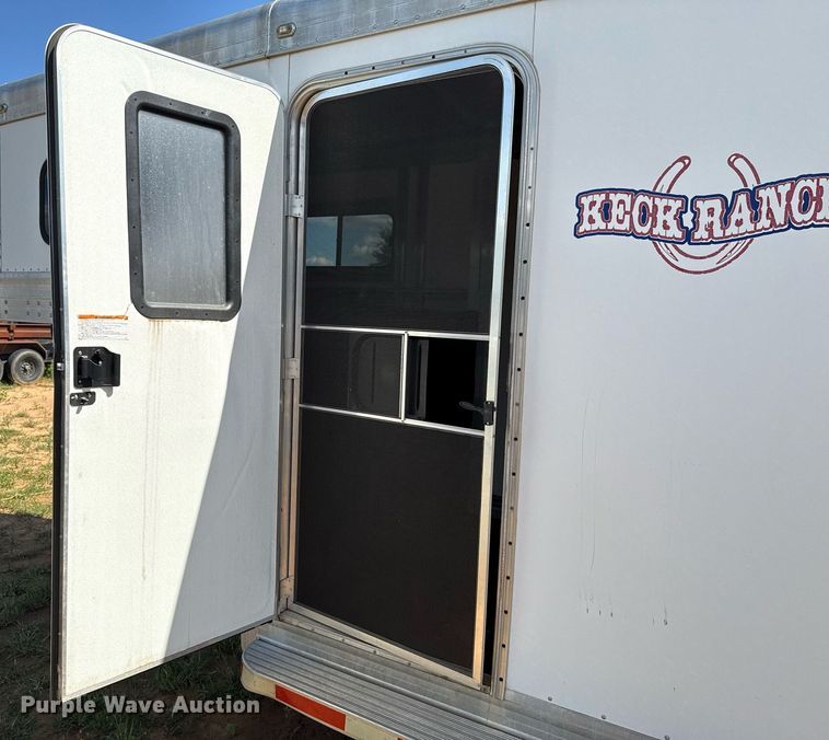 image for item EJ4646 2008 Blue Ribbon SS 406 horse trailer