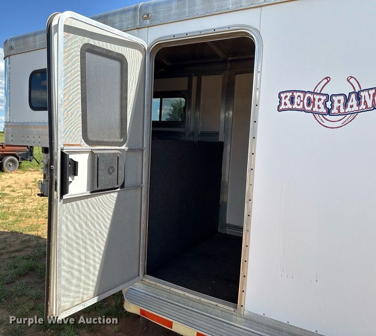 image for item EJ4646 2008 Blue Ribbon SS 406 horse trailer