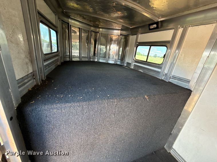 image for item EJ4646 2008 Blue Ribbon SS 406 horse trailer