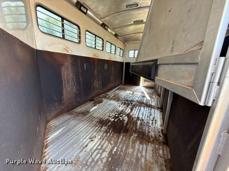 image for item EJ4646 2008 Blue Ribbon SS 406 horse trailer