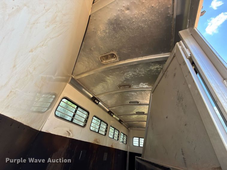 image for item EJ4646 2008 Blue Ribbon SS 406 horse trailer