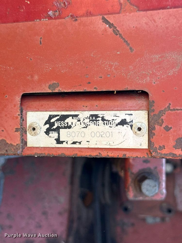 image for item EJ4682 1999 Hesston 8550 swather / windrower