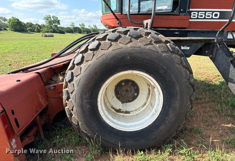image for item EJ4682 1999 Hesston 8550 swather / windrower