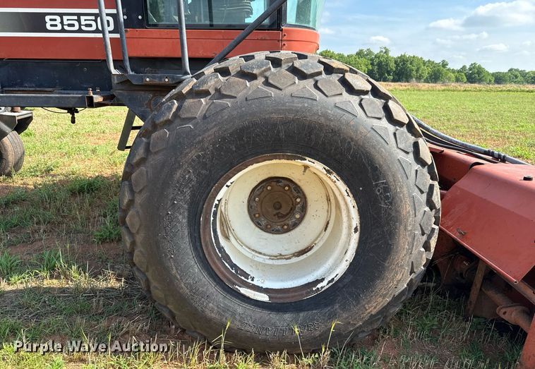 image for item EJ4682 1999 Hesston 8550 swather / windrower