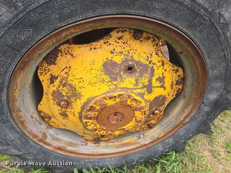 image for item EK5299 Minneapolis Moline 445 tractor