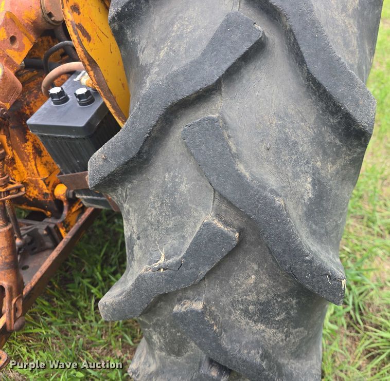 image for item EK5299 Minneapolis Moline 445 tractor