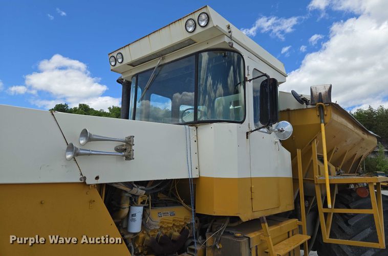 image for item EM7368 Ag-Chem 1253 spreader